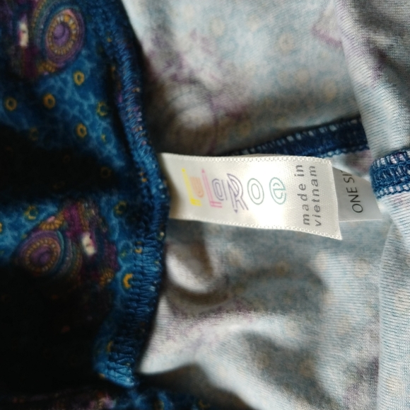 ❣️ LulaRoe camera leggings OS ❣️BOGO - Picture 2 of 4